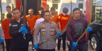 Tim Gabungan Polrestabes Surabaya dan Polsek Tambaksari Amankan 7 Anak Bersenjata Tajam