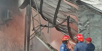 Kebakaran Pabrik Palet Plastik di Tanggulangin Sidoarjo Diduga Akibat Percikan Api dari Alat Las