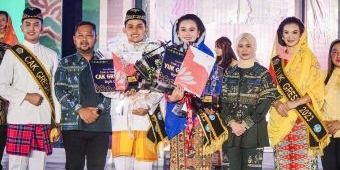 Arsya dan Nadia Dinobatkan Jadi Juara Umum Duta Cak Yuk Gresik 2025