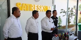 Polres Pamekasan Sita Ratusan Botol saat Razia Miras 