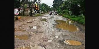 Jalan Rusak di Desa Sidoharjo Ponorogo Jadi Olok-olok Netizen