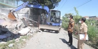 Kebut Pembangunan Frontage Road, Pemkab Sidoarjo Bongkar Puluhan Bangunan di Desa Gedangan