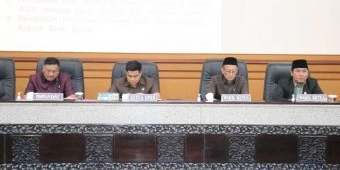 Enam Fraksi DPRD Gresik Sampaikan PU Atas 3 Raperda Prakarsa Pemkab