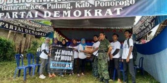 Baru Dibentuk, Muda Mudi Demokrat Trenggalek Adakan Baksos untuk Korban Longsor Banaran