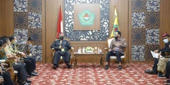 Baddrut Tamam Titip Kesejahteraan Petani Pamekasan kepada PT Garam Persero