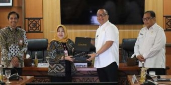 Plt Bupati Gresik Terima Kunjungan Kepala DPMPTSP Jatim dan Perwakilan Bank Indonesia