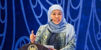 Dukung Pelaksanaan Uji Klinis Vaksin Inavac, Pemprov Jatim Raih Penghargaan dari Rektor Unair