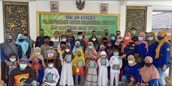 ​100 Yatim di Tuban Terima Santunan Al Qur'an dan Uang Tunai
