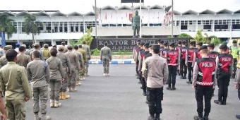 Petugas Gabungan Ikuti Apel Bersama di Alun-Alun Jember