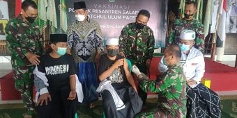 Kodim 0815/Mojokerto Gencarkan Serbuan Vaksinasi Pondok Pesantren