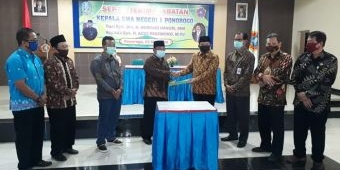 ​Agus Prasmono Resmi Nahkodai SMAN 1 Ponorogo