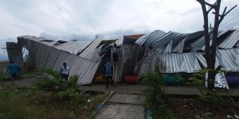Cafe di Pasuruan Ambruk Diterjang Angin Puting Beliung, 6 Karyawan Selamat