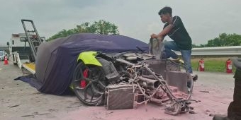 Tabrakan Ignis di Tol Jombang, Lamborghini Rusak Parah