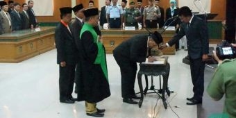 Kepala Dispendukcapil Jombang Digeser, Buntut Pelayanan Buruk