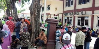 Sidang Sengketa Masjid Wakaf, Ratusan Warga Tebuwung Dukun Geruduk PA Gresik