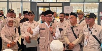 Lepas Jemaah Haji, Wamenhaj Tegaskan Penertiban KBIHU