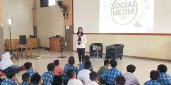 Polisi di Sidoarjo Edukasi Bijak Bermedia Sosial saat MPLS