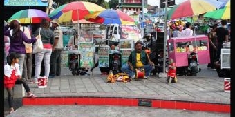 Jelang Relokasi, Wali Kota Batu Minta PKL di Alun-alun Didata 
