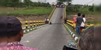 Jembatan Penghubung Bulurejo-Gluranploso di Gresik Ambruk