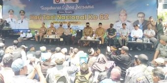 Peringati Hari Tani Nasional, Ribuan Petani di Jember Padati Kantor Pemkab Gelar Tasyakuran