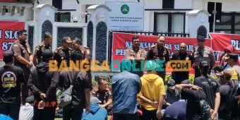 Puluhan Aktivis Antikorupsi Geruduk Kantor Kejari Kabupaten Kediri, Ada Apa?