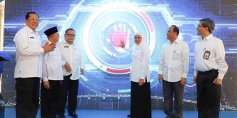 2.000 KK di Pulau Madura Dapat Listrik Gratis, Khofifah Percepat 2020 Seluruh Jatim Teraliri Listrik