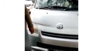 Warga Jagir Wonokromo Surabaya Dihebohkan dengan Penemuan Orang Tewas di Dalam Mobil