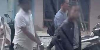 Pelaku Kocar-kacir saat Polres Bangkalan Gerebek Arena Judi Sabung Ayam