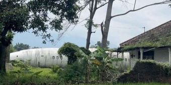Gegerkan Warga! Bangkai Pesawat Ditemukan di Sebuah Rumah Desa Kertosari Mojokerto