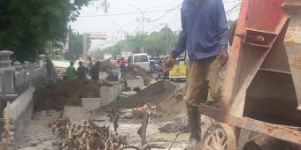 Ketua DPRD Gresik Sorot Proyek Box Culvert di Jalan Dr. Wahidin