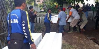 Tiga Jenazah Terduga Teror Bom Sidoarjo Dimakamkan