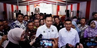 Menko AHY dan Wamen ATR/BPN Distribusikan Sertifikat PTSL di Pacitan