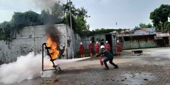 Peringati Bulan K3 Nasional, Tjiwi Kimia Gelar Lomba Pemadaman Kebakaran