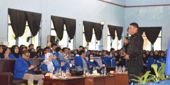 Begini Pesan Mas Abu saat Pengukuhan Mahasiswa Baru UNP Kediri 2023/2024