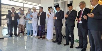 pelantikan-ratu-zakiyah-dihadiri-menko-menteri-dpr-ri-kiai-asep-pimpin-shalat-malam-dan-doa