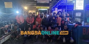 Pererat Keakraban, Diskominfo Magetan Ajak Puluhan Awak Media Mendaki ke Gunung Lawu
