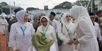 Menyusuri Jejak Khidmah Panjang: Nyai Mundjidah Wahab dalam Kacamata Senator Lia Istifhama