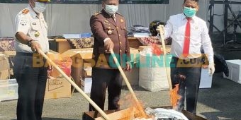 Kejari Kota Kediri Musnahkan Barang Bukti 51 Perkara Inkracht
