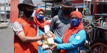 Bantu Komunitas Terdampak Covid-19, Himpaudi Kota Batu Bagikan Bingkisan
