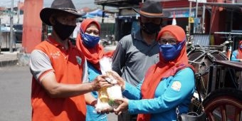 Bantu Komunitas Terdampak Covid-19, Himpaudi Kota Batu Bagikan Bingkisan