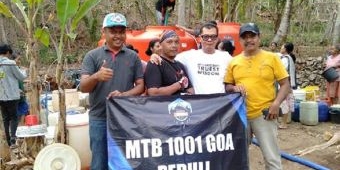 Pecinta Sepeda Gunung MTB 1001 Goa Pacitan Kirim Air Bersih ke Daerah Kekeringan