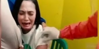 Polwan Cantik Nangis, Menjerit Histeris, Takut Disuntik Vaksin
