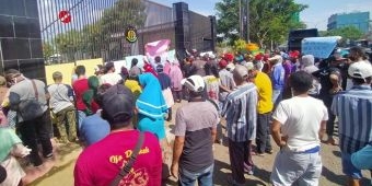 Warga Bulusari Demo Kejari Pasuruan Minta Pemeriksaan Kasus Pencucian Uang Dihentikan