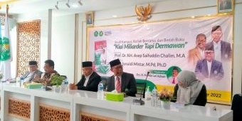 Bedah Buku Kiai Asep di Pascasarjana Unisma: Ilmu Pas-pasan Lebih Dicintai Allah daripada Alim Pelit