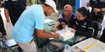 25 Sopir Bus di Terminal Kesamben Blitar Dites Urine, 1 Orang Positif Amphetamin