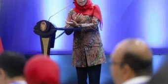 ​Khofifah: Industri di Surabaya Raya Harus Lakukan Pembatasan Proses Kerja di Tempat Kerja