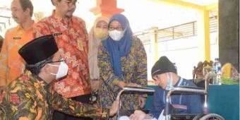 Pemkab Sidoarjo Berikan Bansos untuk 100 Penyandang Disabilitas Berat