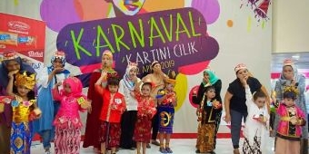 Meriahkan Hari Kartini, Kokola Gelar Lomba Anak Suapi Ibu dengan Biskuit