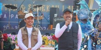 Wali Kota Pasuruan Hadiri Larung Sesaji Acara Petik Laut di Pelabuhan Ngemplakrejo