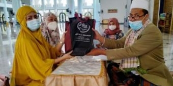 Agama di KTP Diubah oleh Suami, Wanita Ini Pilih Cerai, Ikrar Syahadat di Masjid Al-Akbar